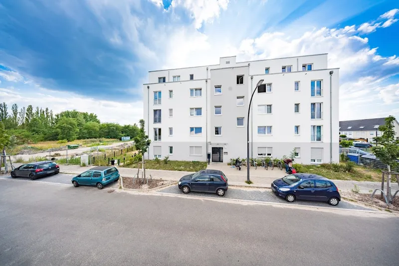 Schöne Neubauwohnung mit Balkon in Falkenberg neu zu vermieten - WBS erforderlich ! — photo 1